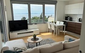 Splendid Split View Apartment